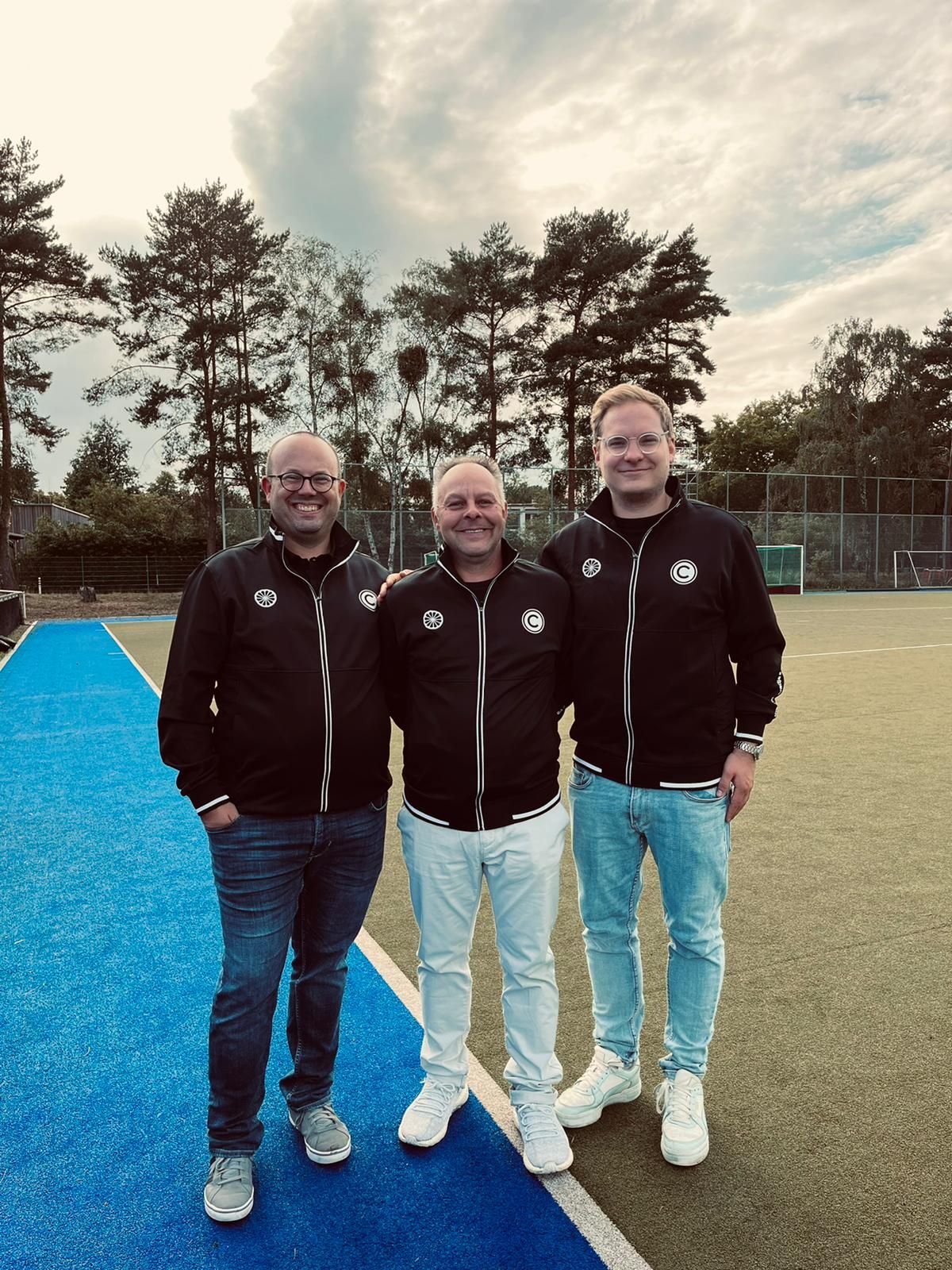 v.l.: Carsten Krziza (Trainer), Paul Adler (Teammanager), Leonard Dösch (Trainer) 